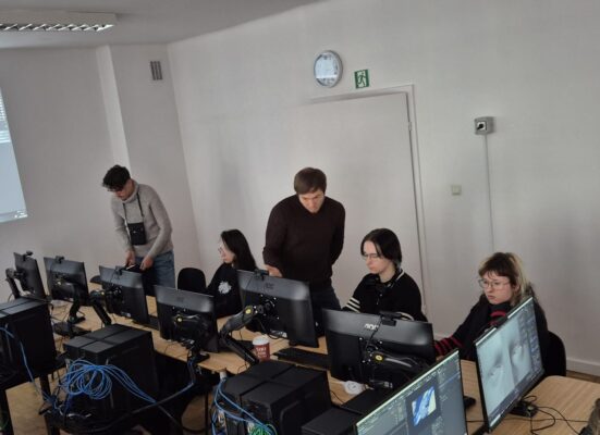 Zajęcia grafiki 3d i Unrealu w pracowni komputerowej