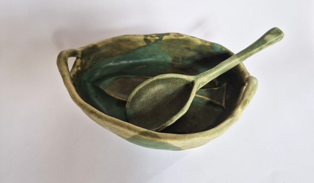 Łyżka wykonana na zajęciach ceramiki w sowa-edu