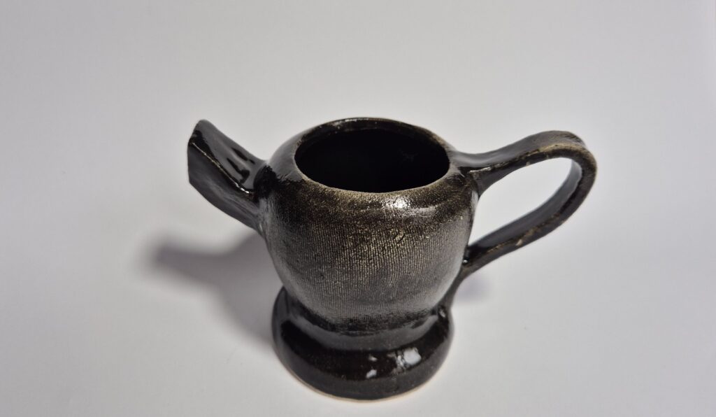 Ceramika - dzban wykonana na zajęciach ceramiki w sowa-edu