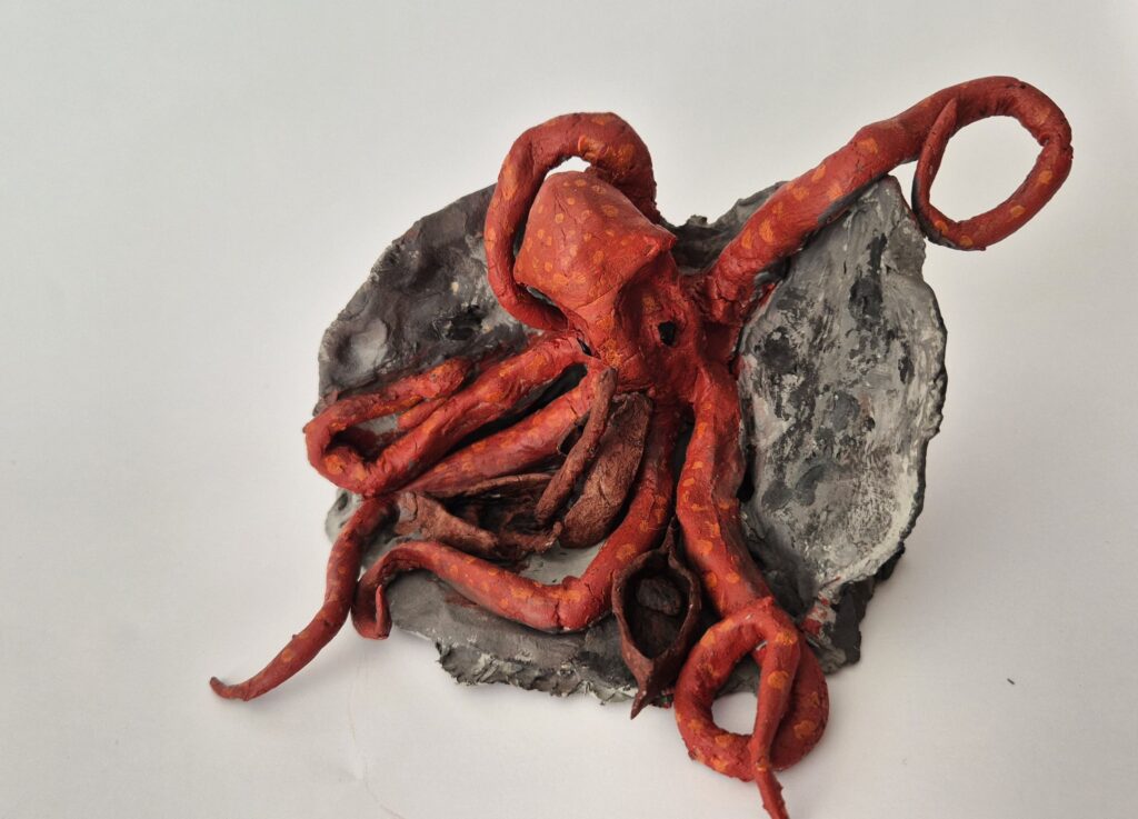 Zajęcia w glinie dla dzieci w pracowni ceramiki sowa-edu