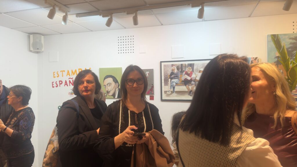 Wystawa prac z pracowni rysunku dla dorosłych w Hiszpanii