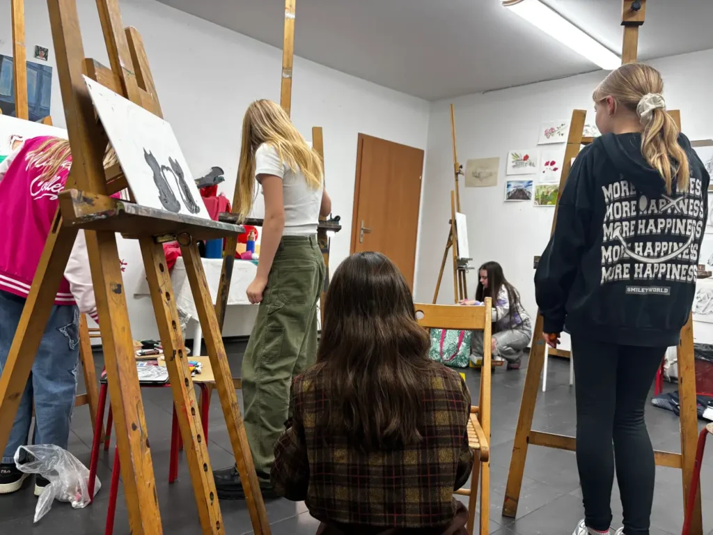 Kurs rysunku i malarstwa dla dzieci w sowa-edu