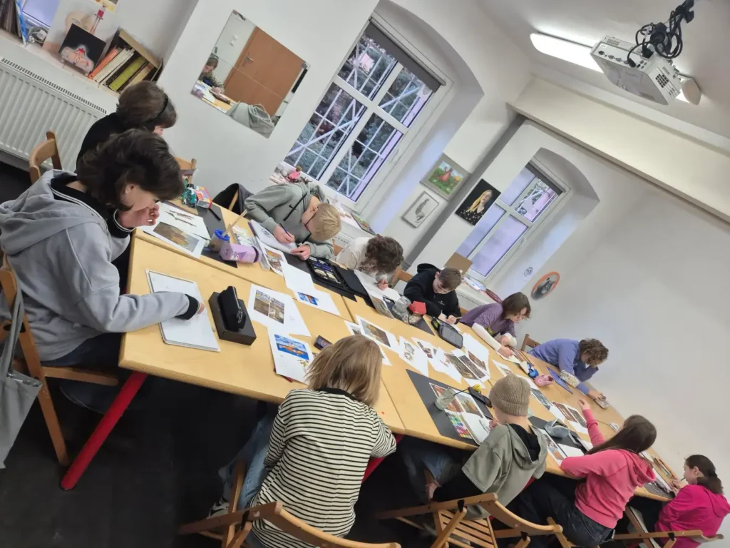 Pracownia rysunku i malarstwa dla dzieci w sowa-edu