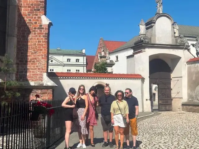 Relacje z wystawy artystów w Galerii Wiele kolorów – Kraków